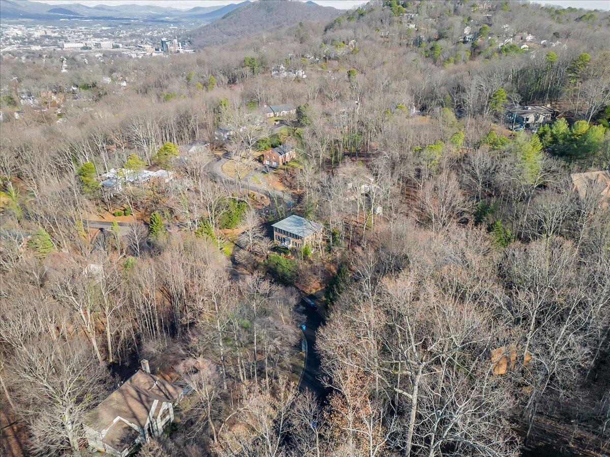 3404 Woodland Hills LN SW