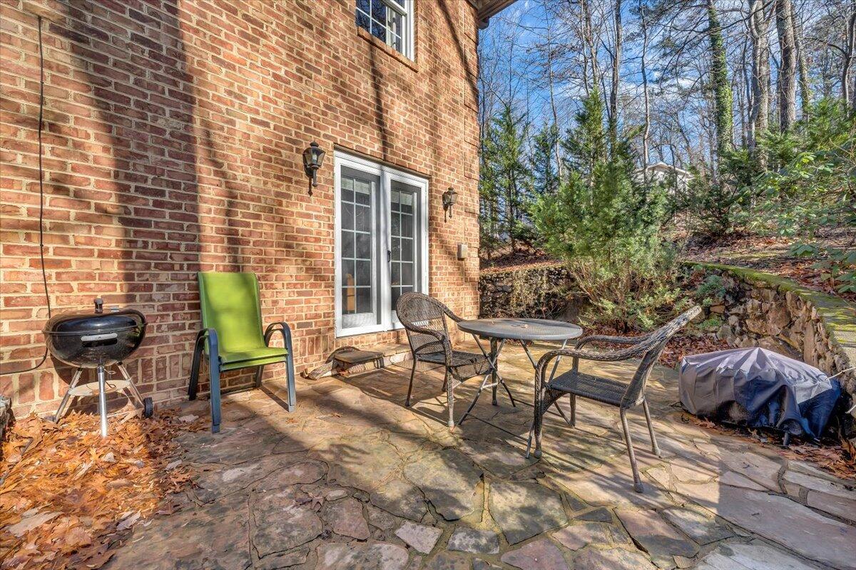 3404 Woodland Hills LN SW