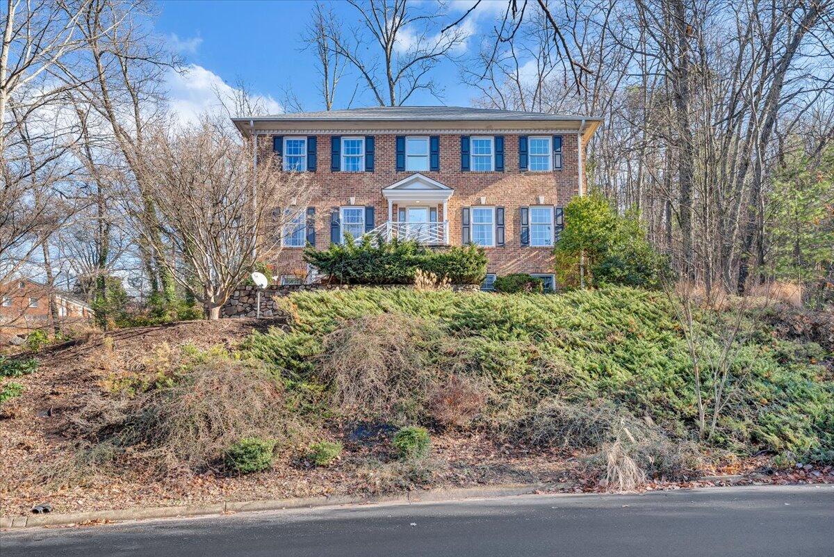 3404 Woodland Hills LN SW