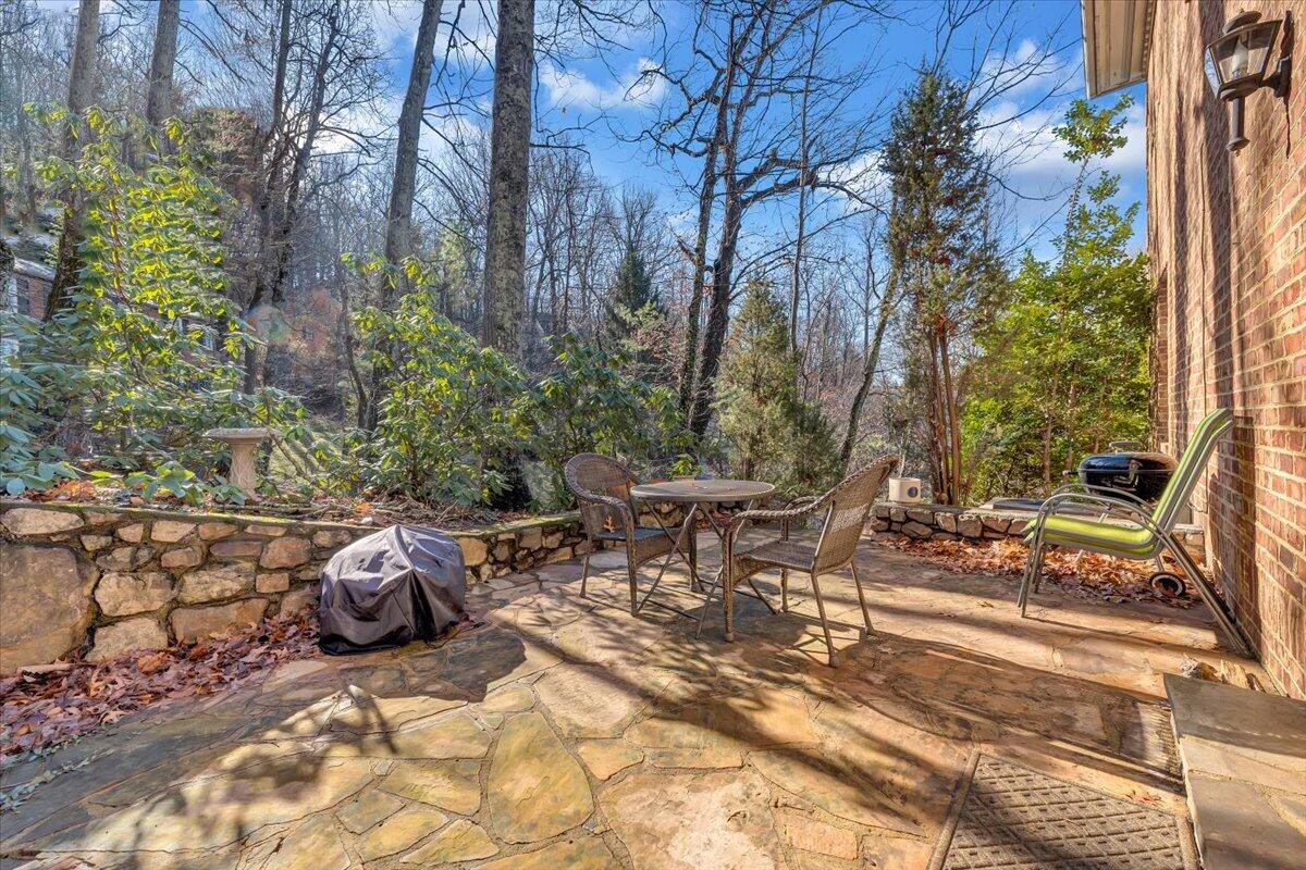 3404 Woodland Hills LN SW