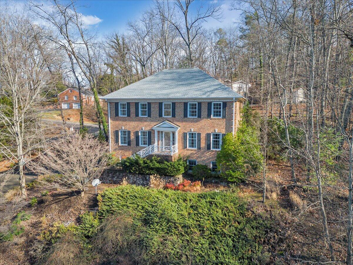 3404 Woodland Hills LN SW