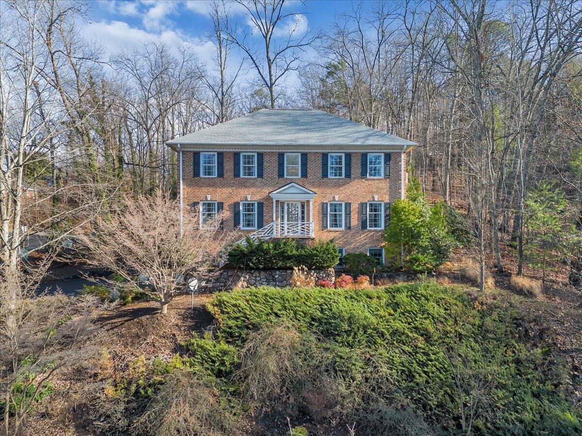 3404 Woodland Hills LN SW
