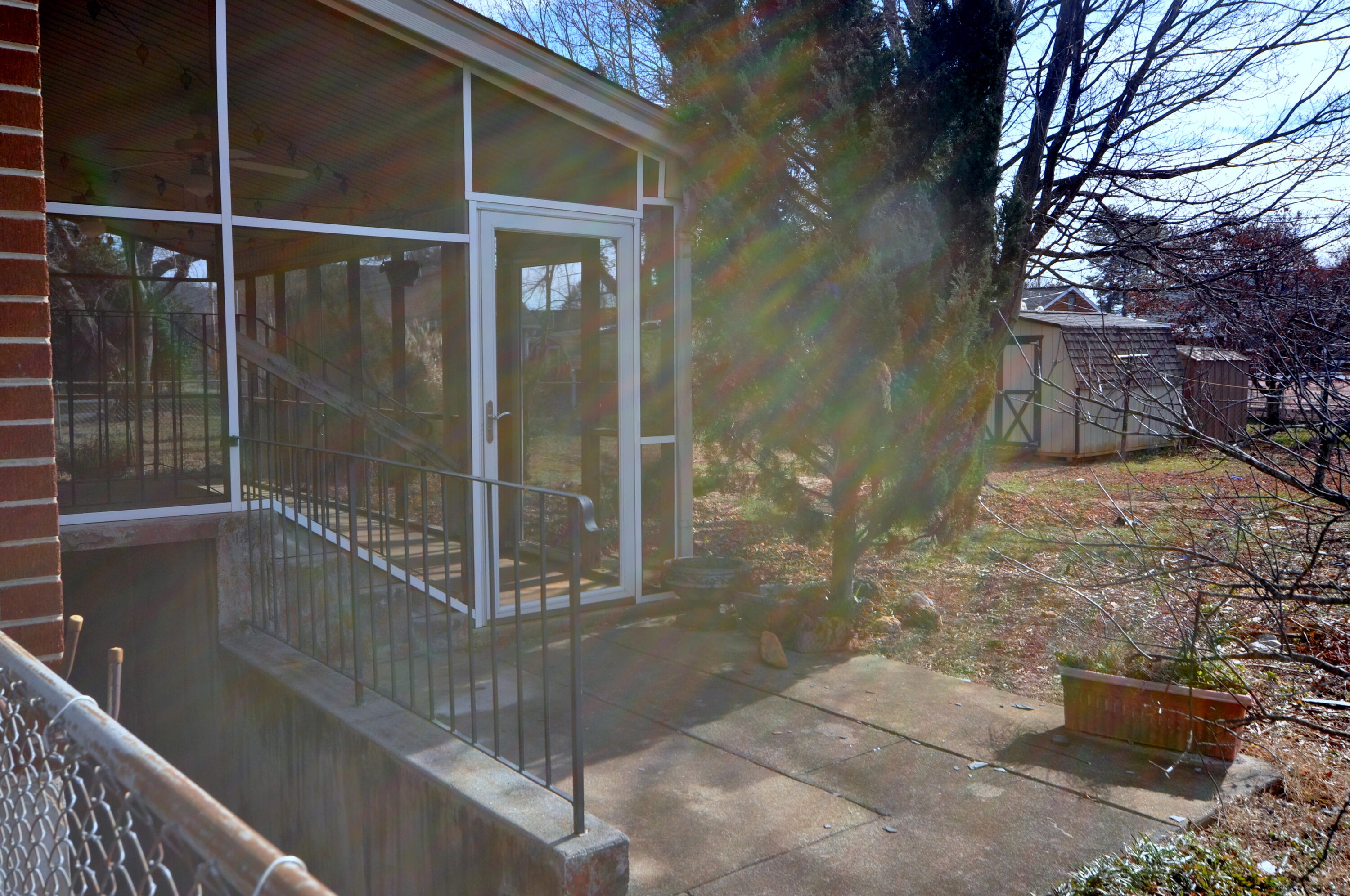 914 Fairhurst DR
