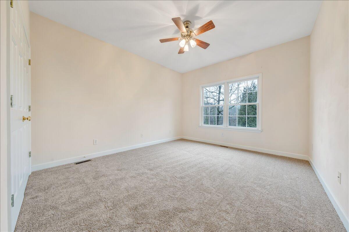 3209 Colonial AVE SW