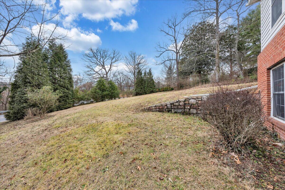 3209 Colonial AVE SW