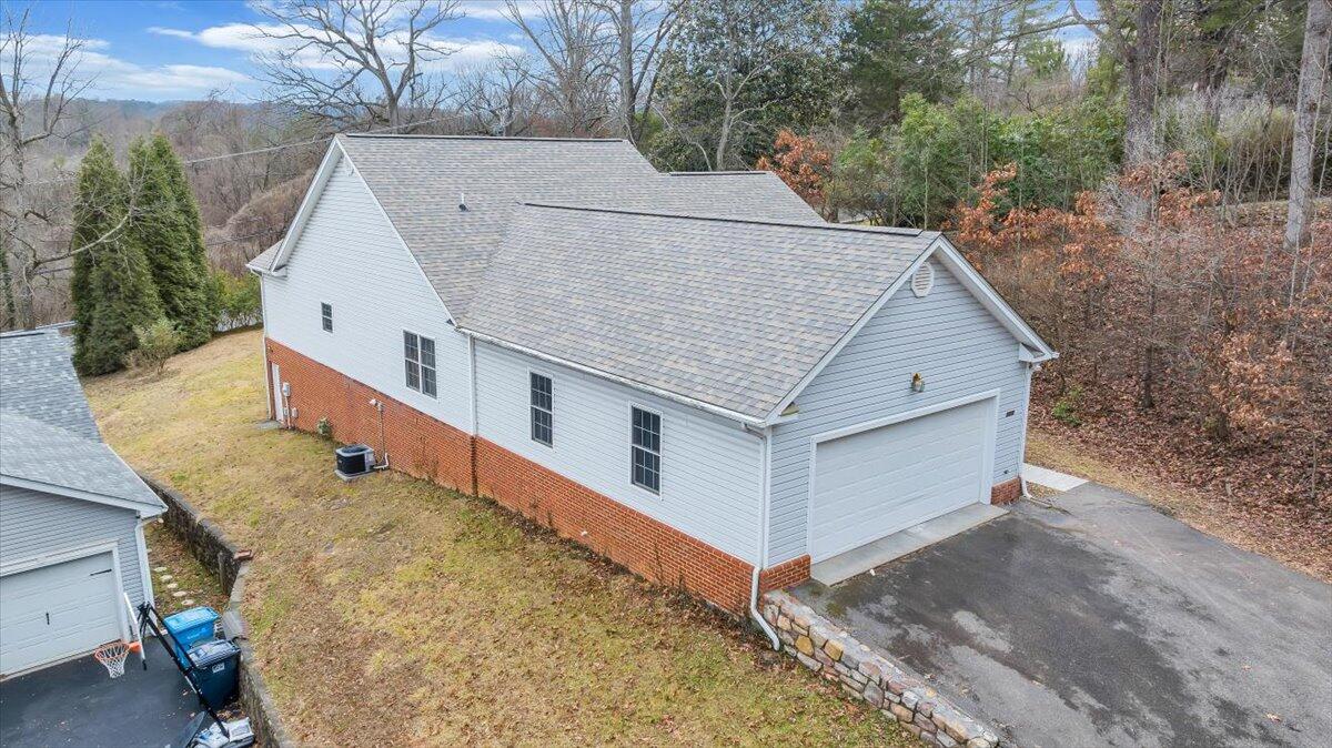 3209 Colonial AVE SW