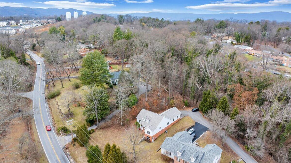 3209 Colonial AVE SW