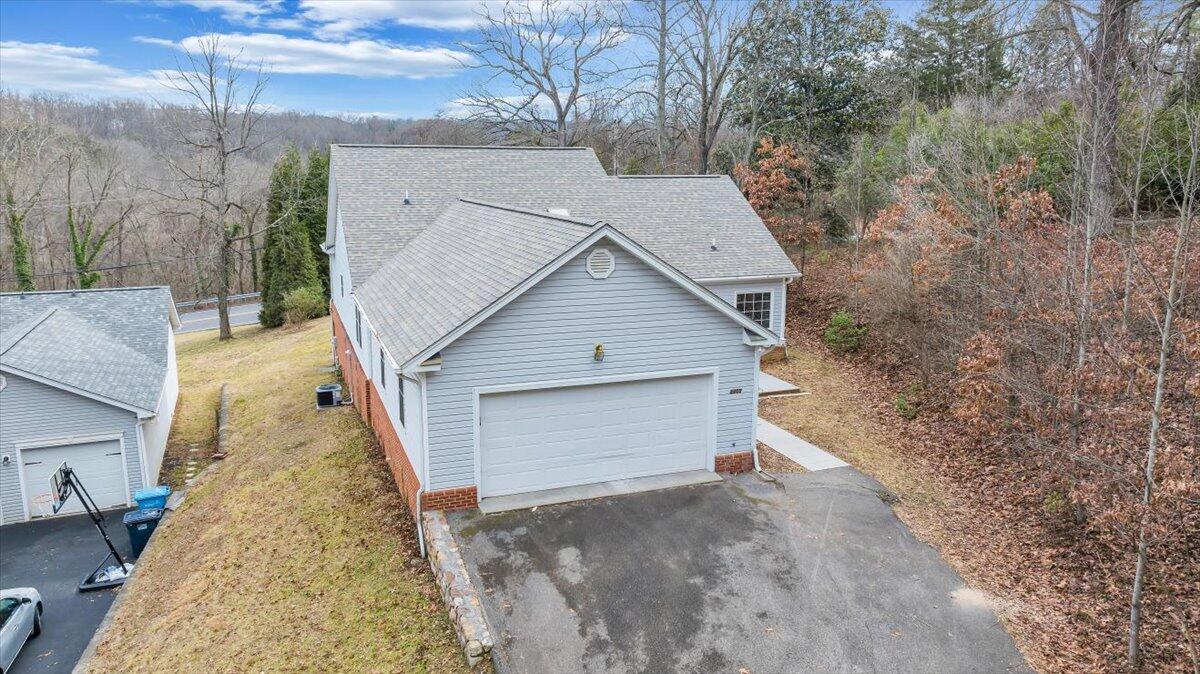 3209 Colonial AVE SW