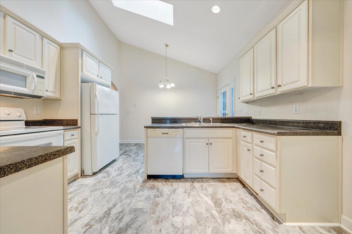 3209 Colonial AVE SW