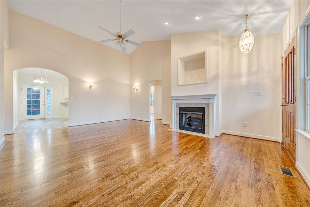 3209 Colonial AVE SW