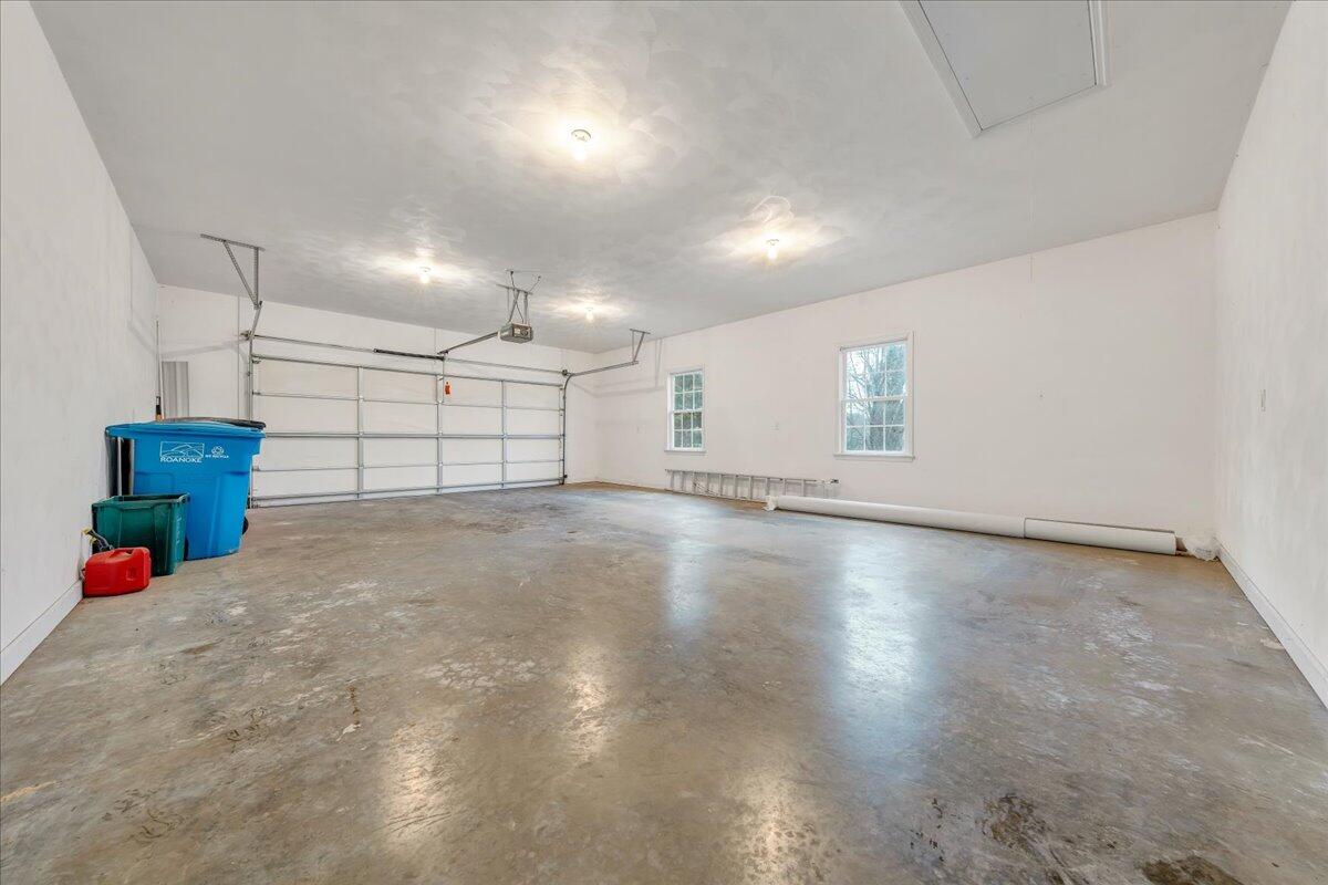 3209 Colonial AVE SW