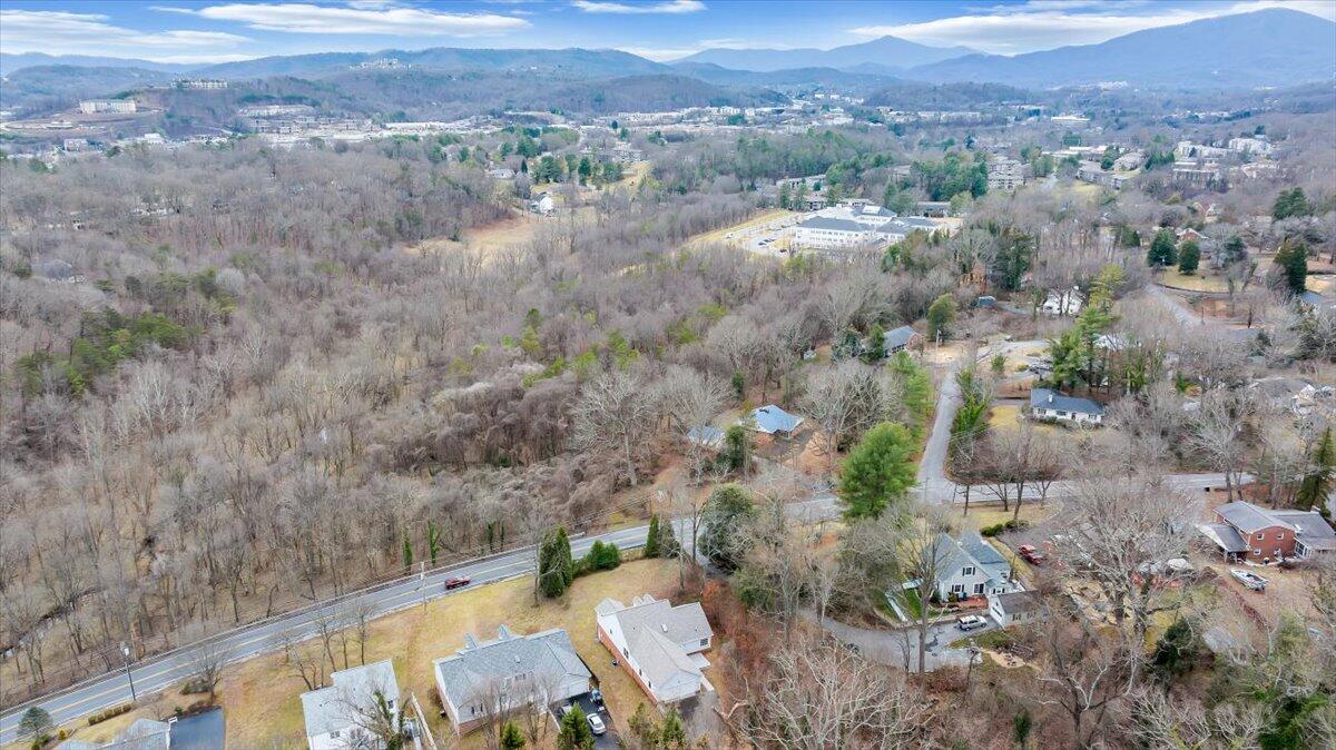 3209 Colonial AVE SW