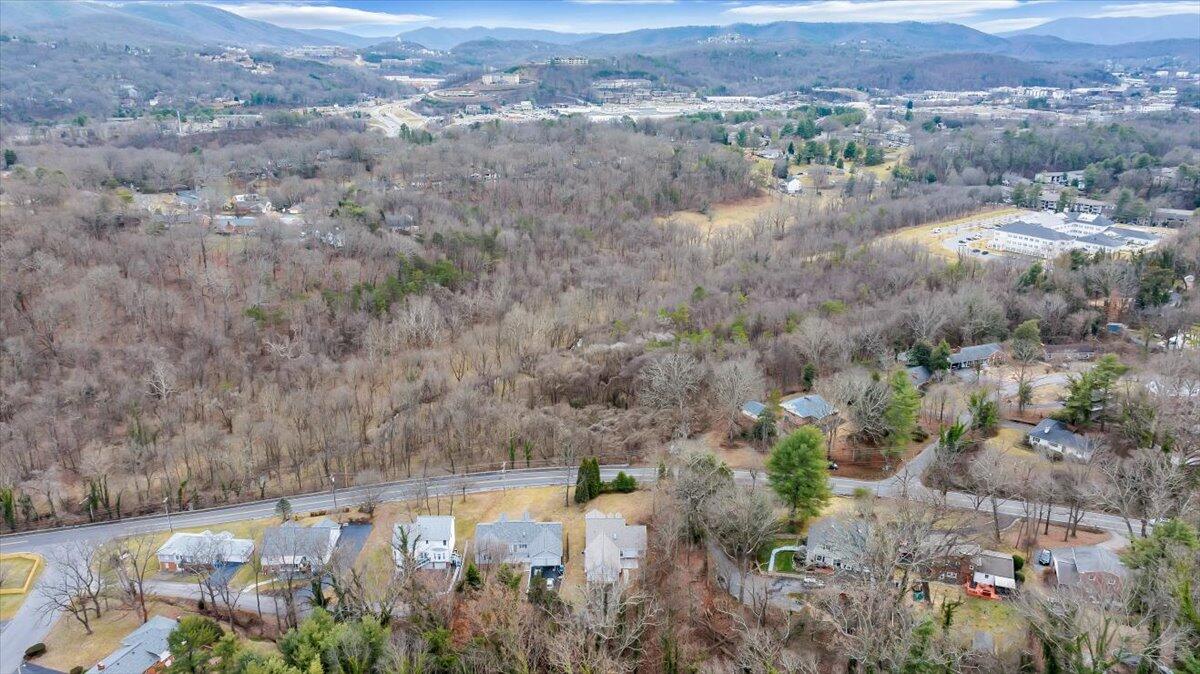 3209 Colonial AVE SW