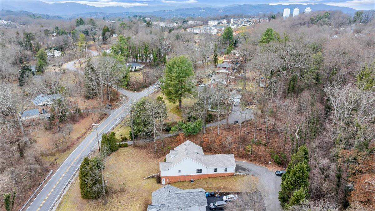 3209 Colonial AVE SW