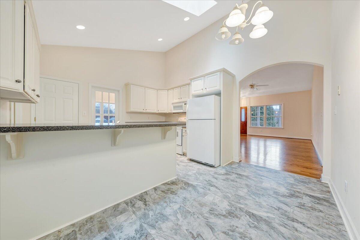 3209 Colonial AVE SW