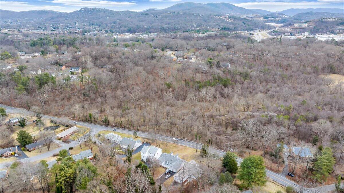 3209 Colonial AVE SW