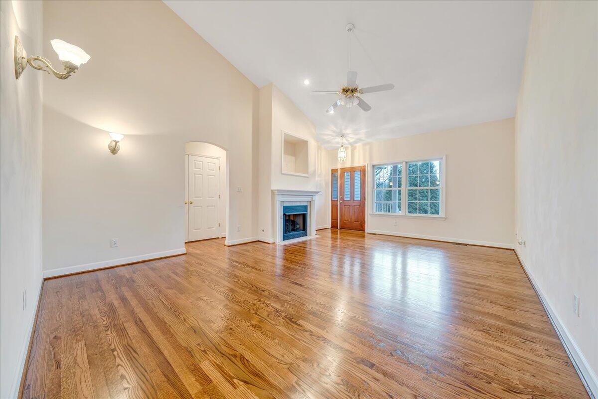 3209 Colonial AVE SW