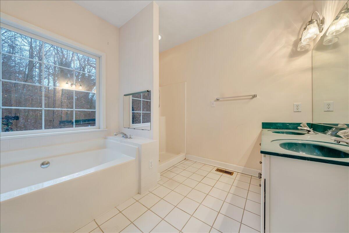 3209 Colonial AVE SW