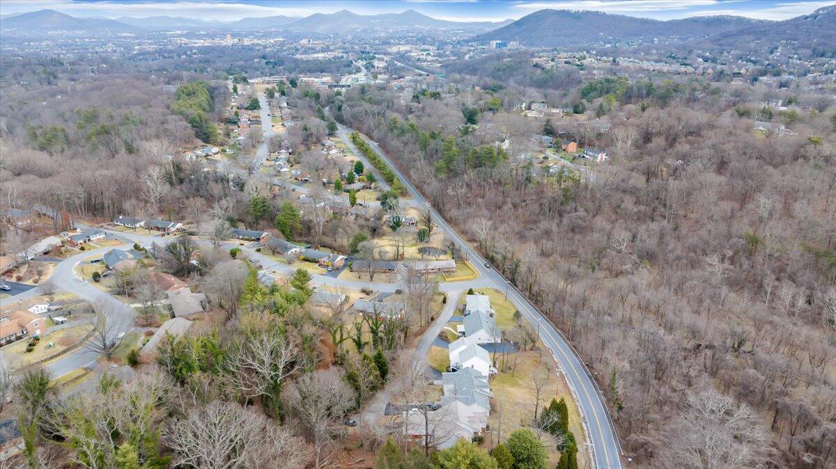 3209 Colonial AVE SW