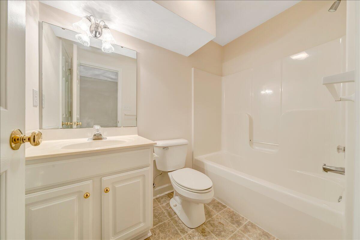 3209 Colonial AVE SW