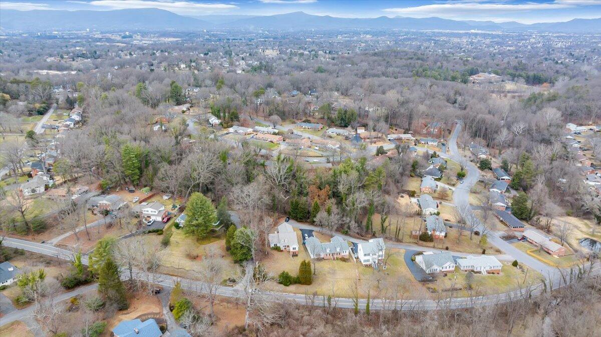 3209 Colonial AVE SW