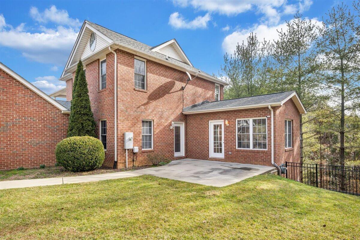 5664 Longridge DR