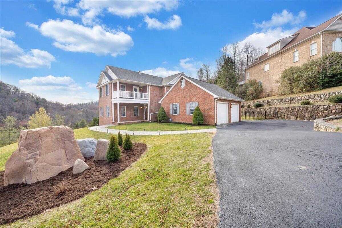 5664 Longridge DR