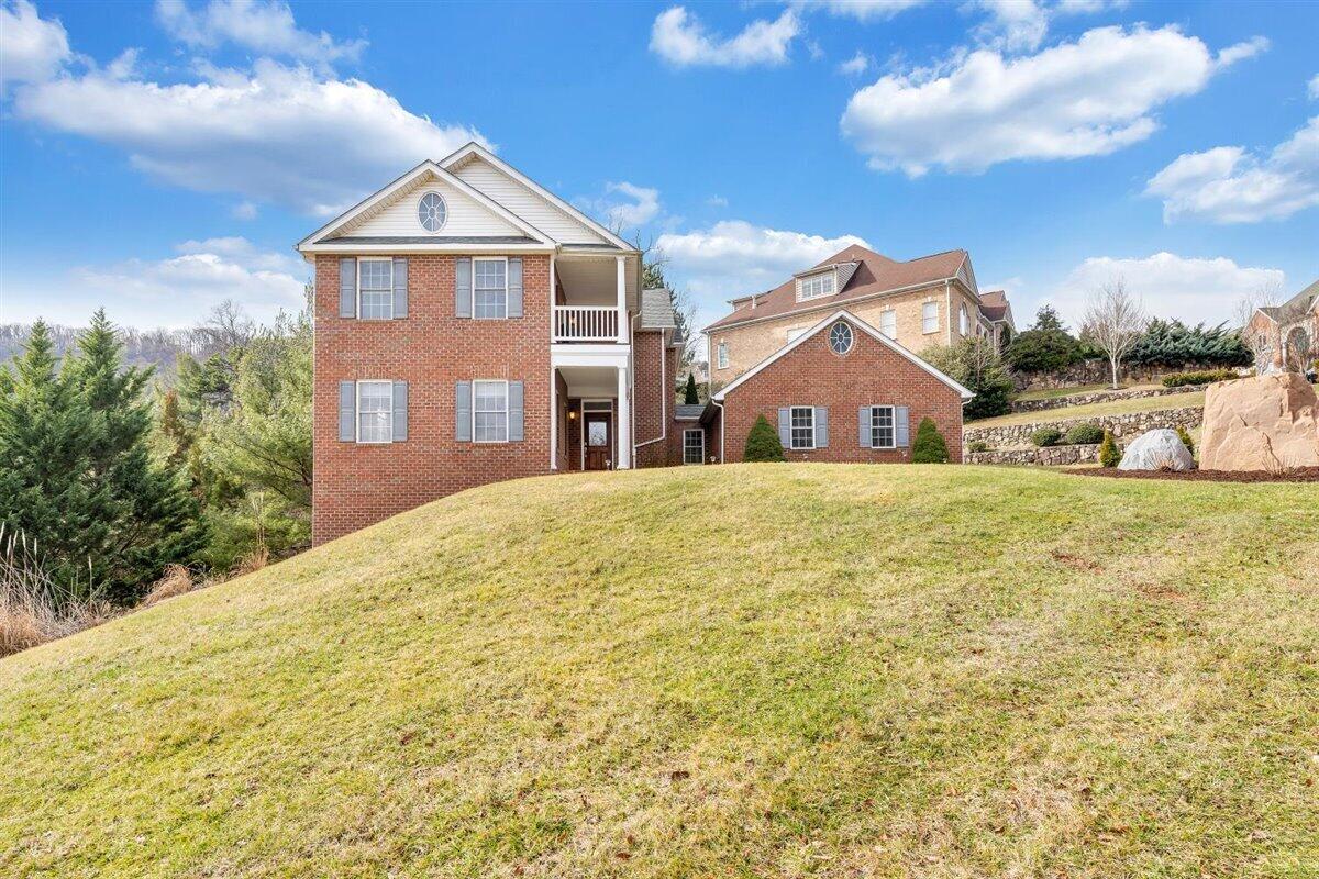 5664 Longridge DR