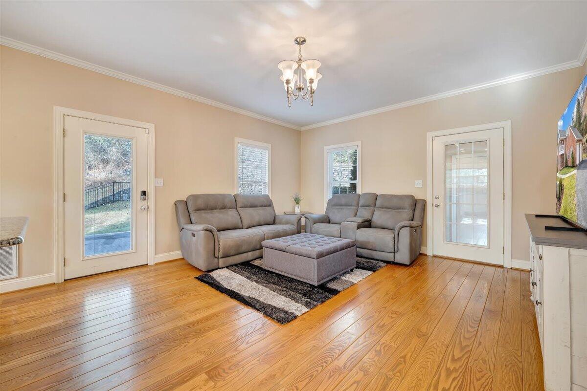 5664 Longridge DR