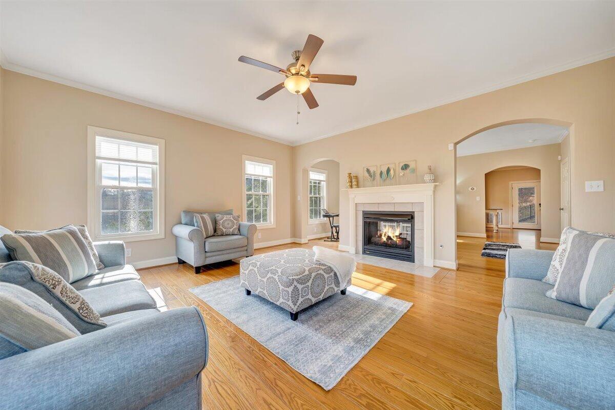 5664 Longridge DR