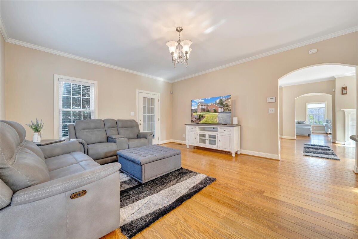 5664 Longridge DR