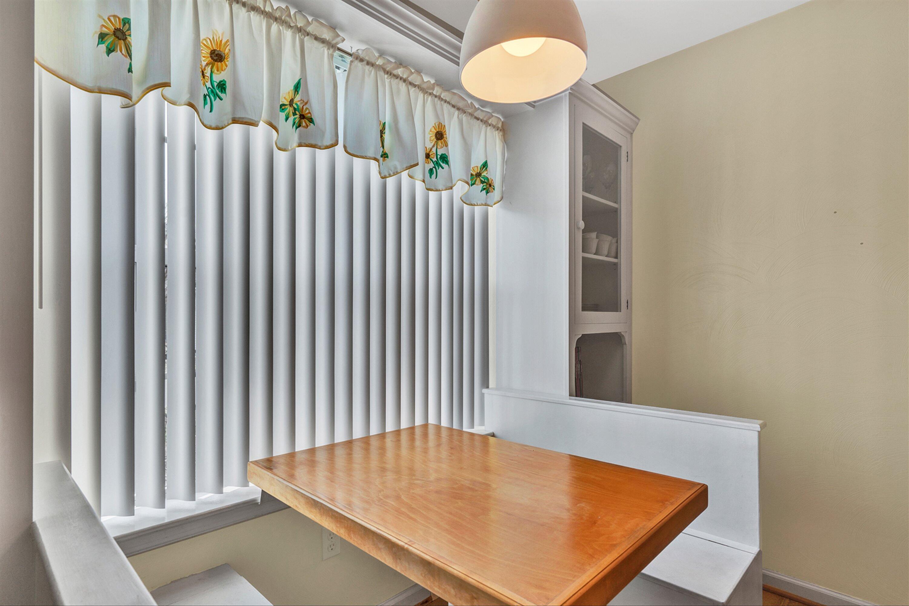 3113 Winterberry Square