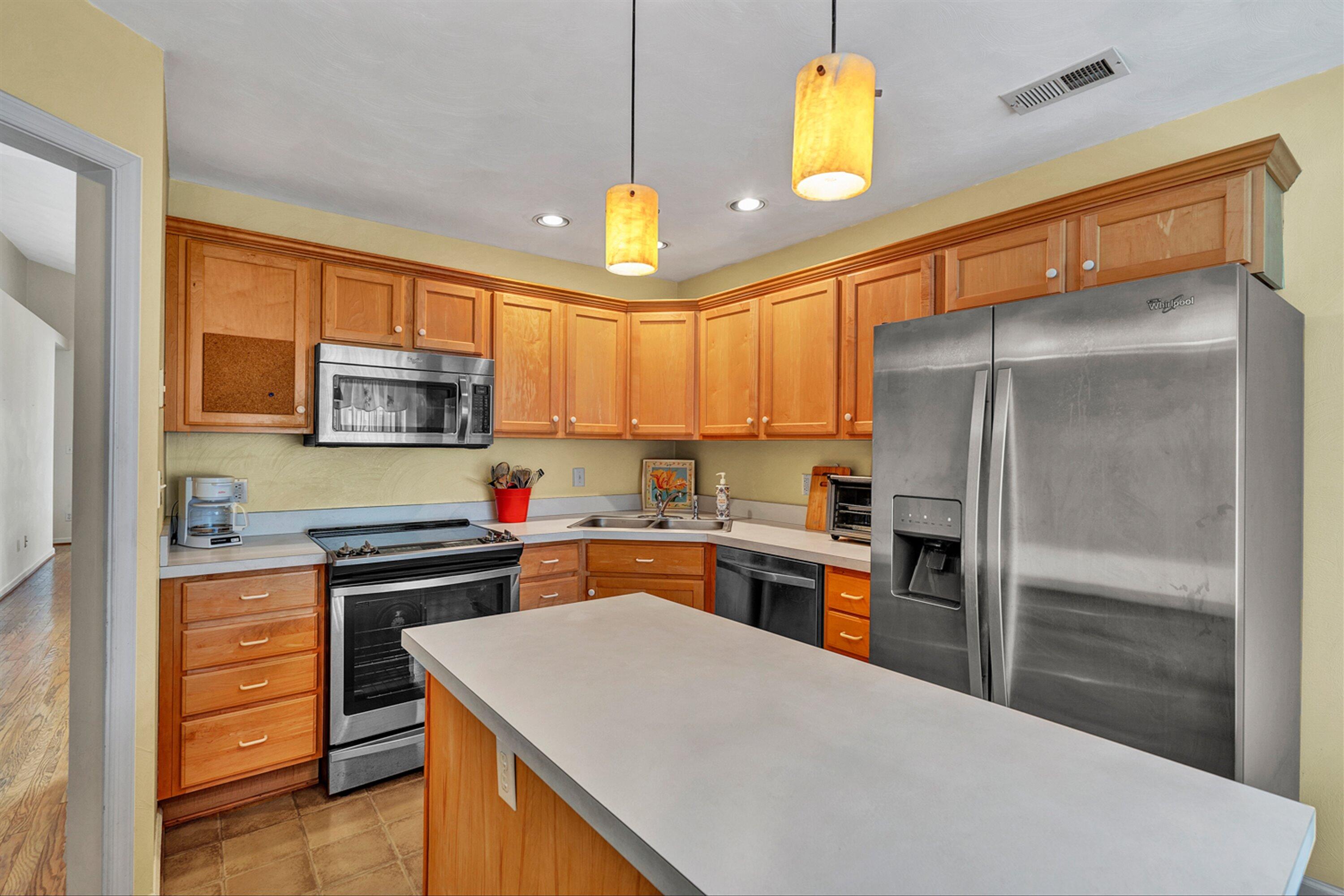 3113 Winterberry Square