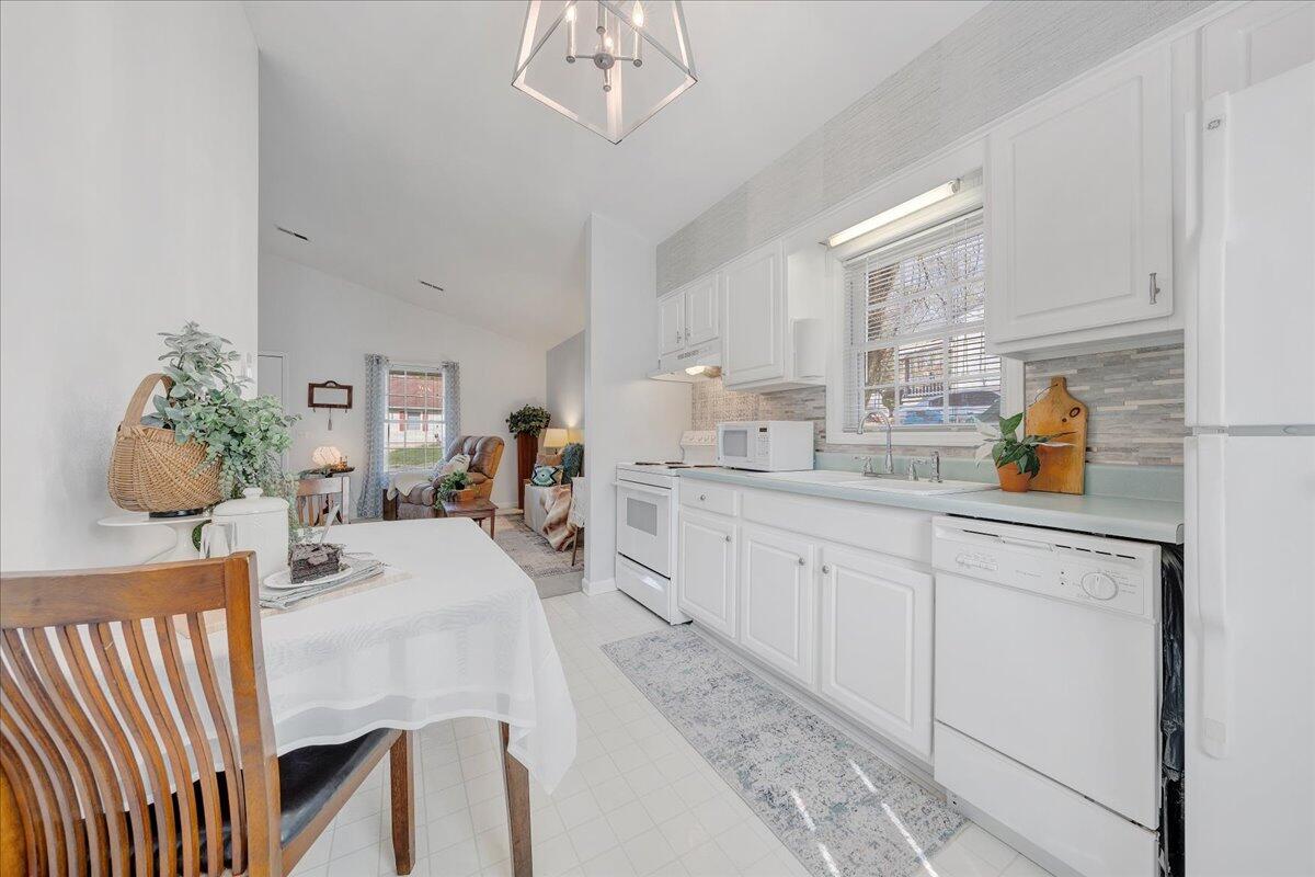 1415 Eanes RD SE