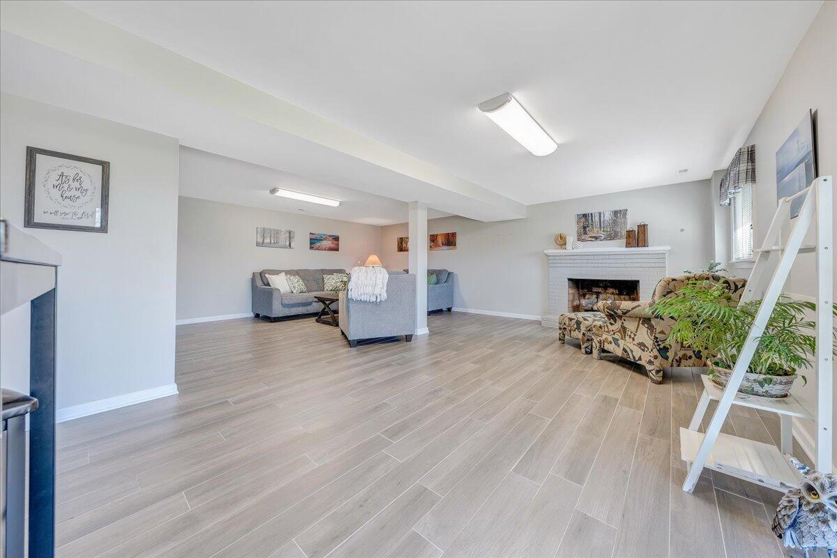 3923 St James CIR SW