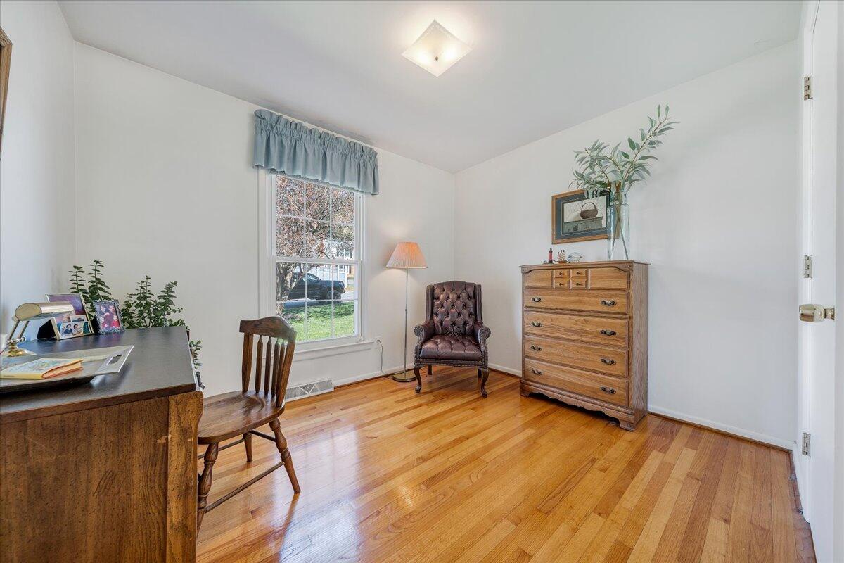 3923 St James CIR SW