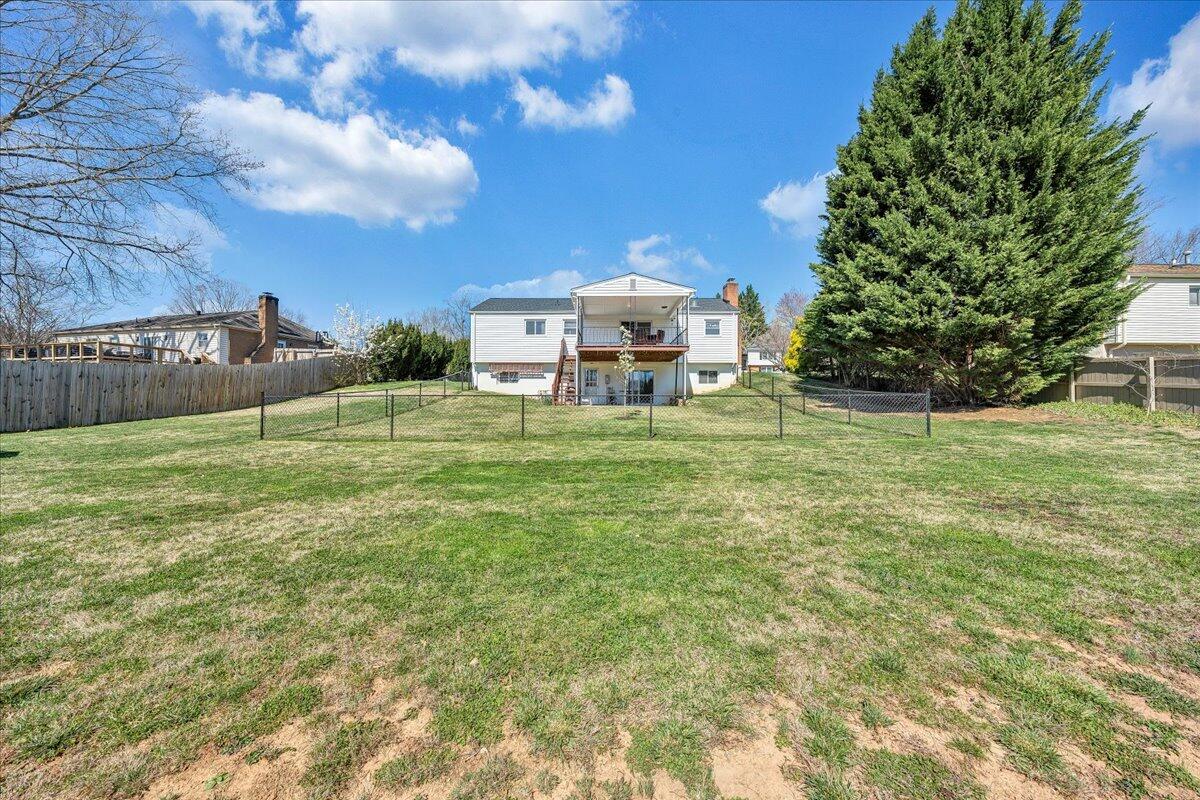 3923 St James CIR SW