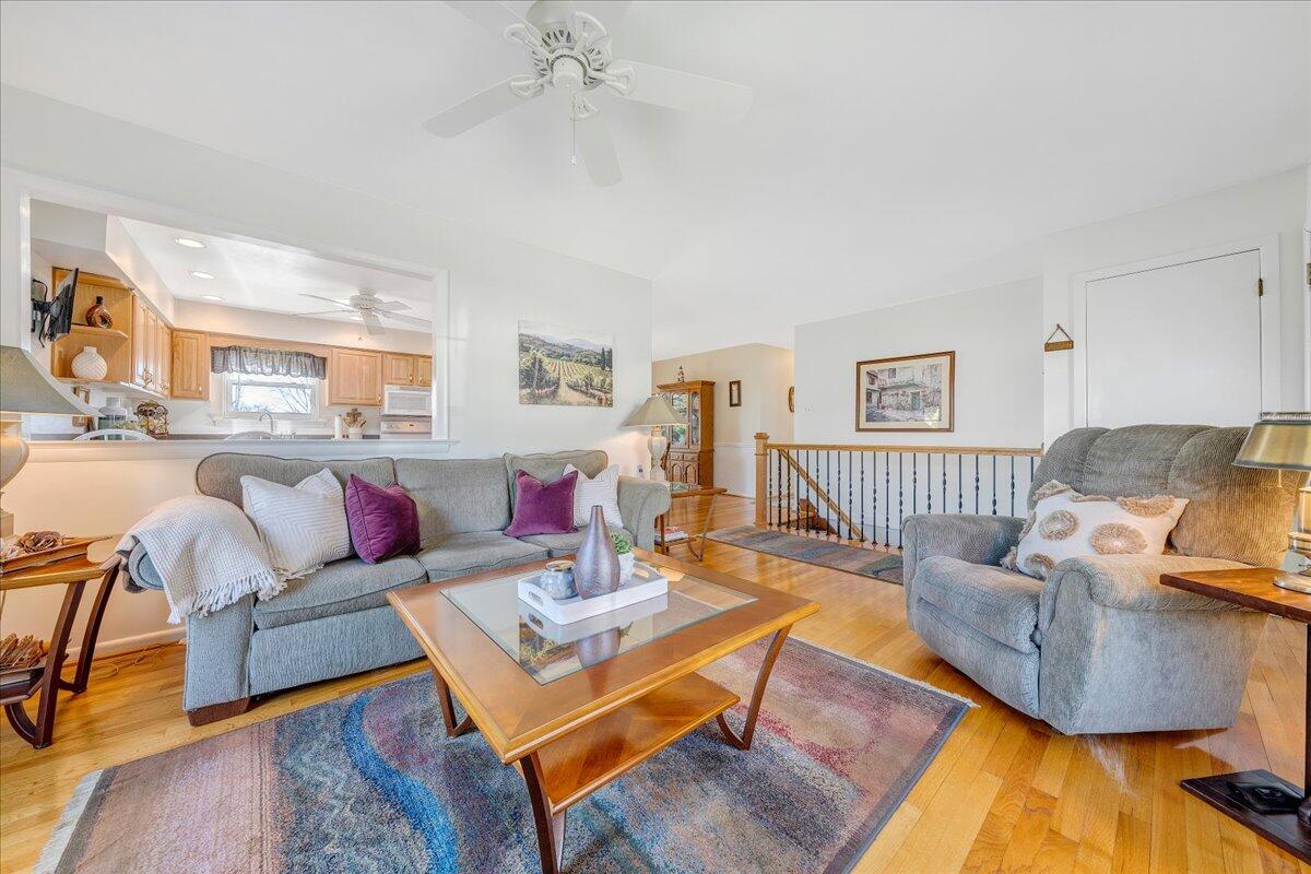 3923 St James CIR SW