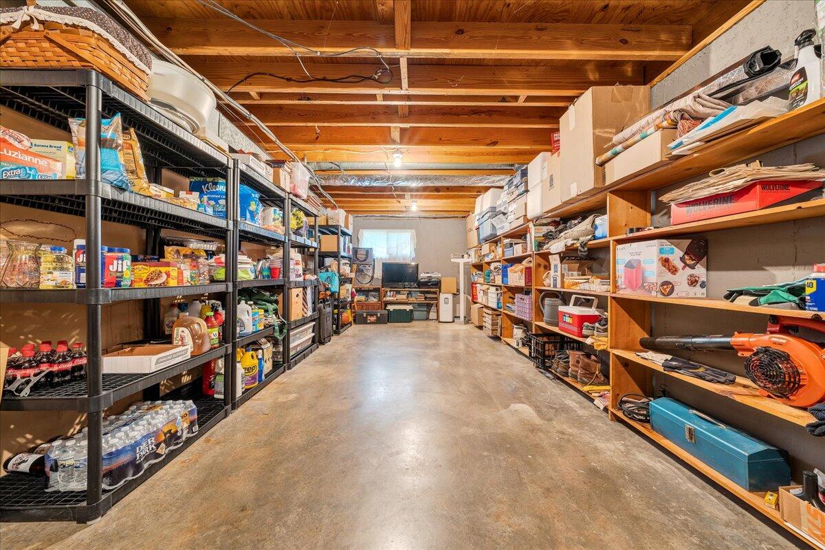 3923 St James CIR SW