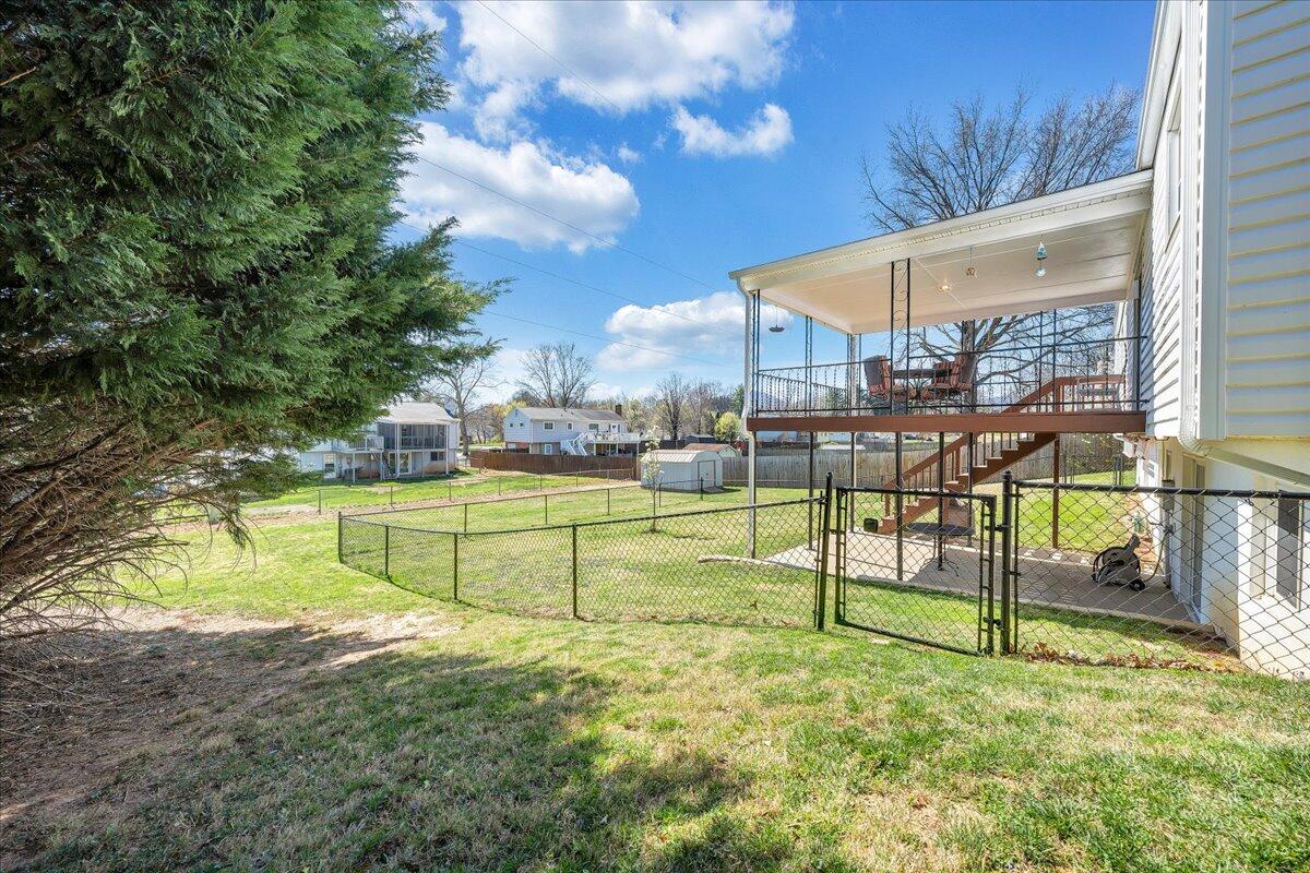 3923 St James CIR SW