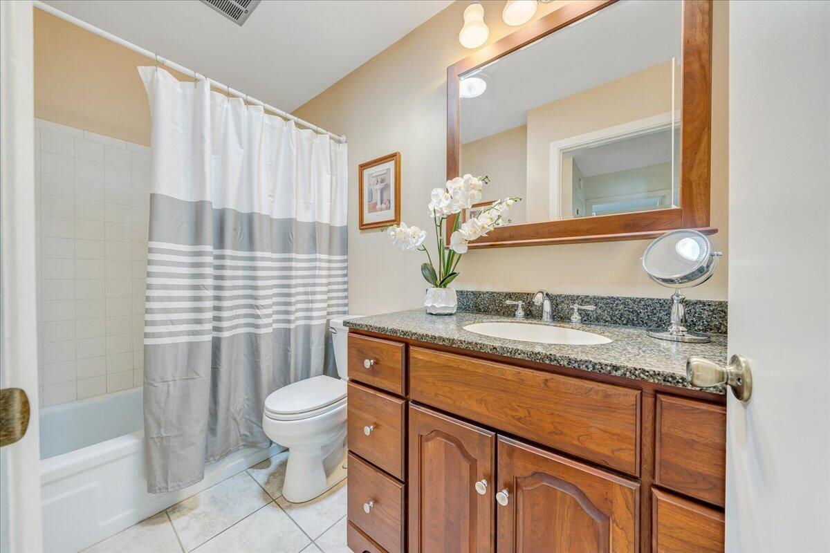 3923 St James CIR SW