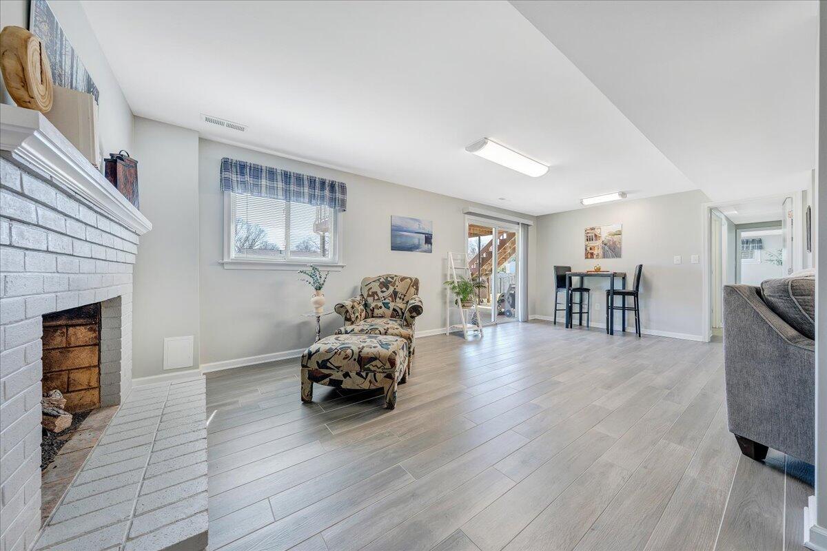 3923 St James CIR SW