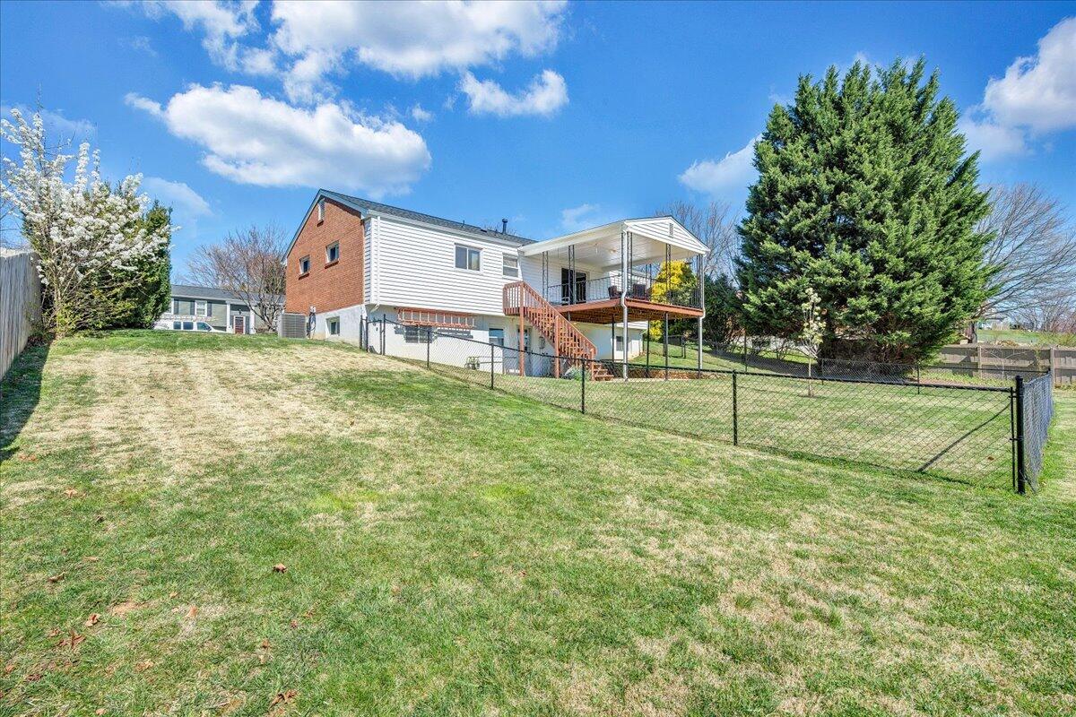 3923 St James CIR SW