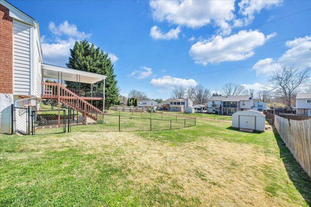 3923 St James CIR SW