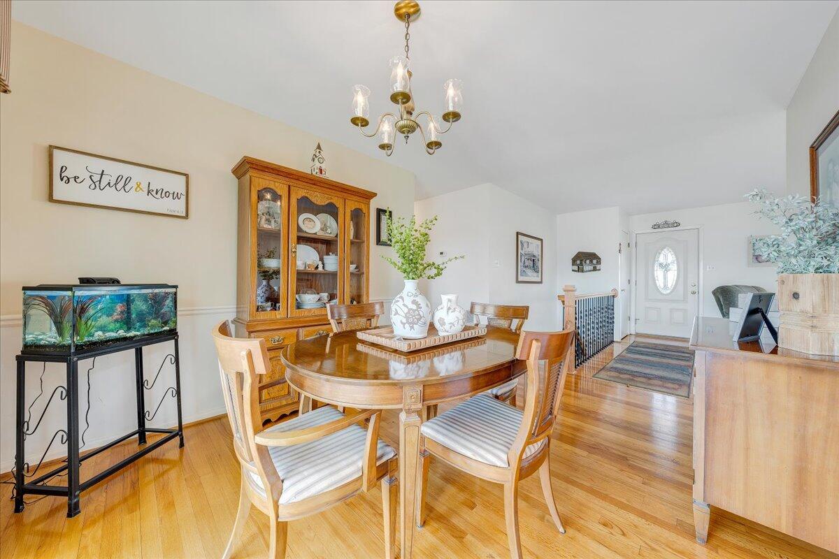 3923 St James CIR SW