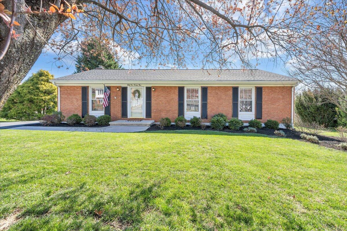 3923 St James CIR SW