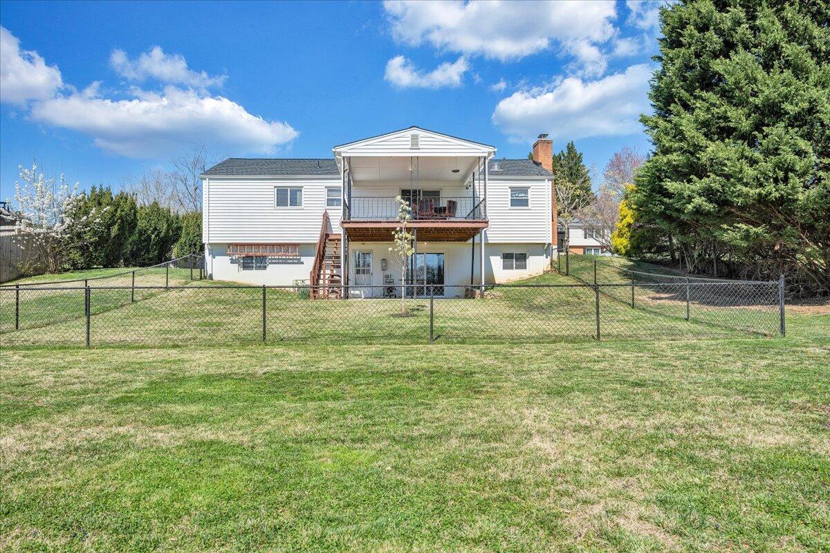 3923 St James CIR SW