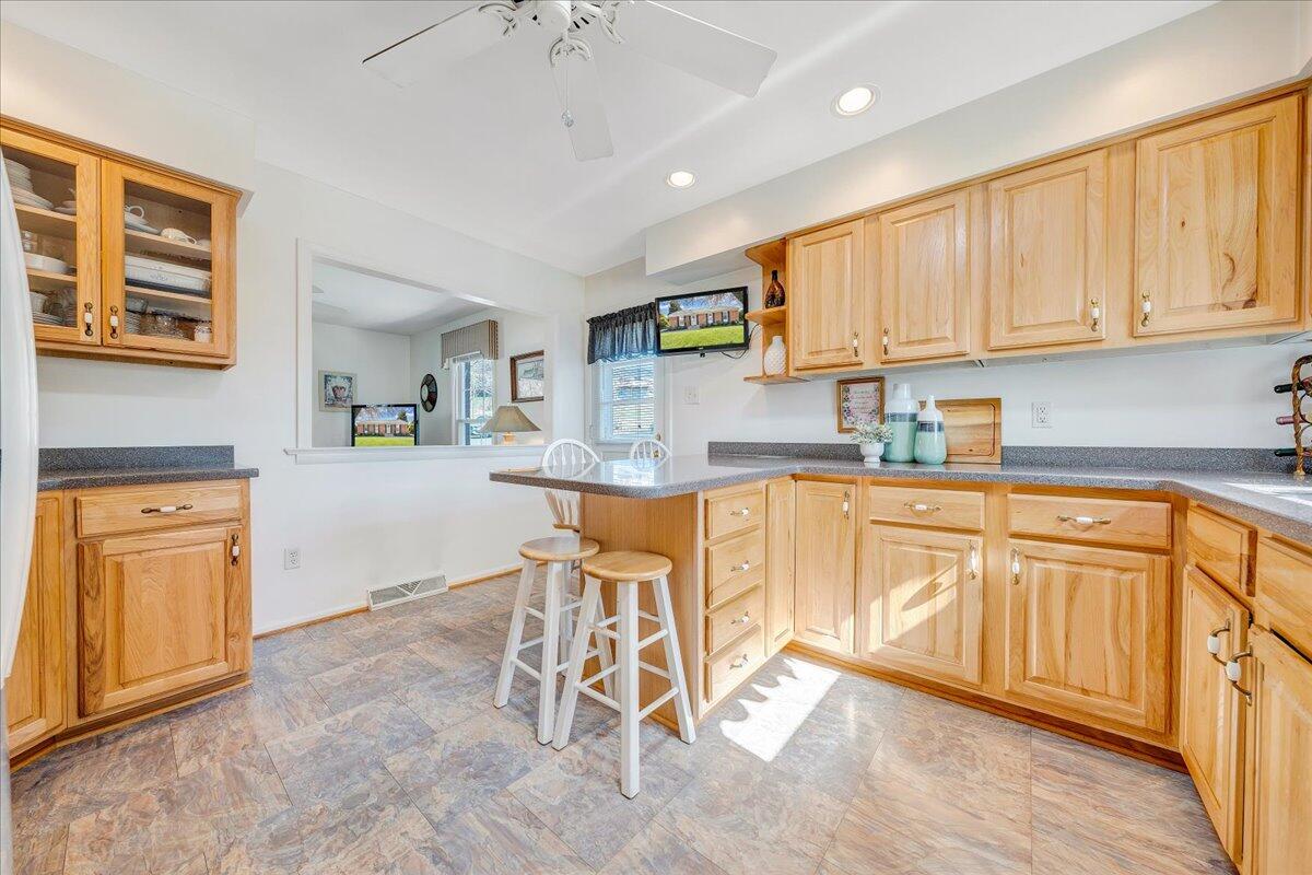 3923 St James CIR SW