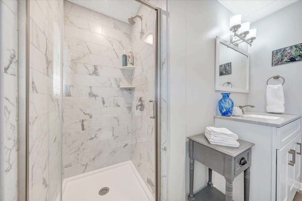 3923 St James CIR SW