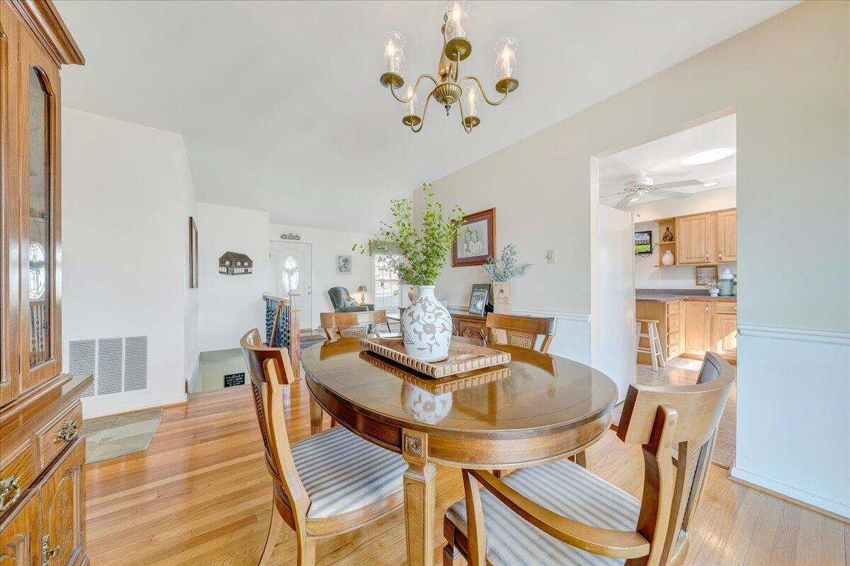 3923 St James CIR SW